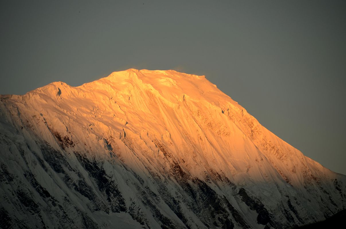 08 La Grande Barriere and Tilicho Peak Close Up At Sunrise From Manang 